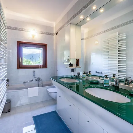 Lake&library With Pool And Tennis Court Apartment *